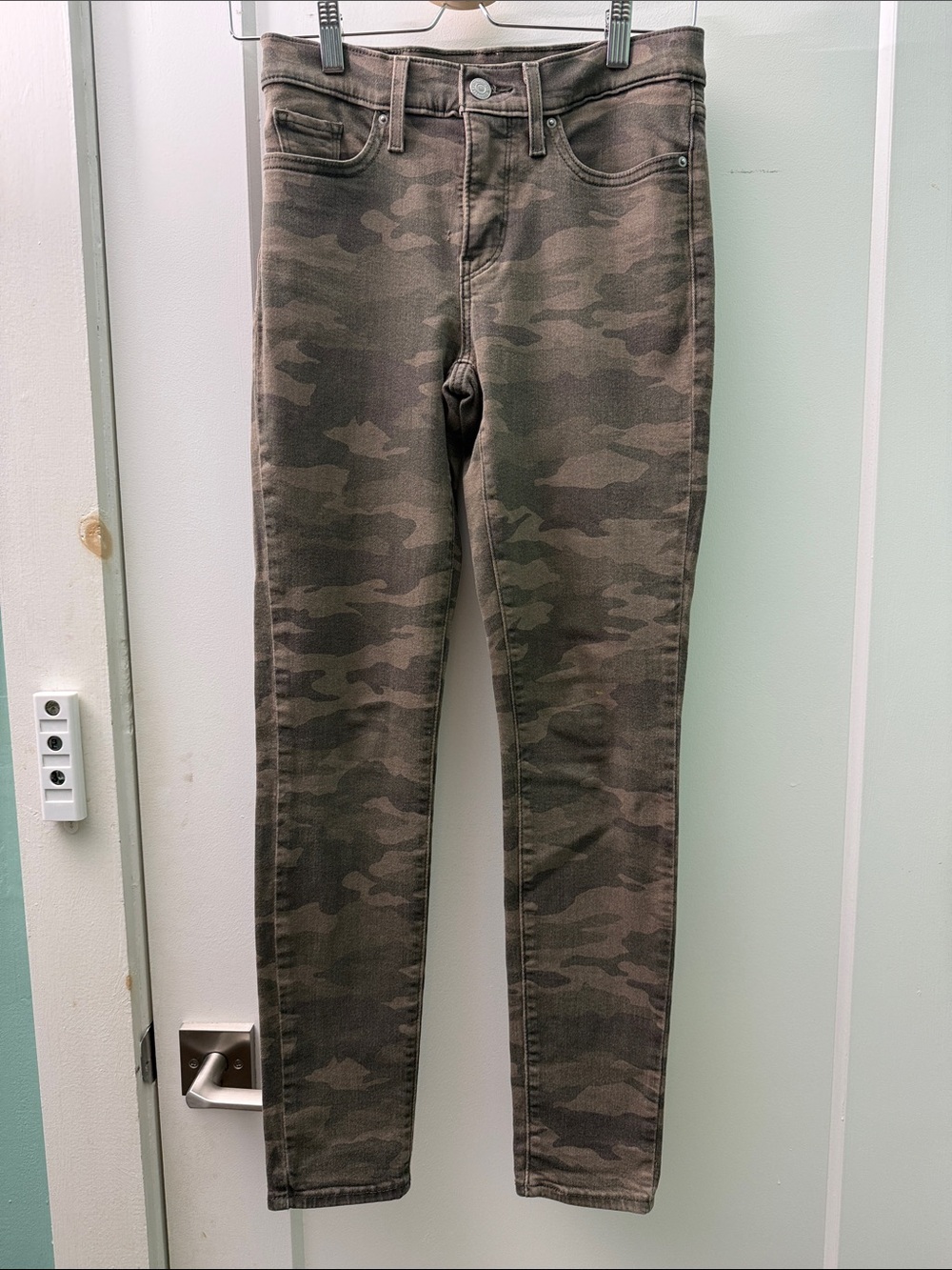 Levi’s GUC 311 Shaping Skinny camo jeans
